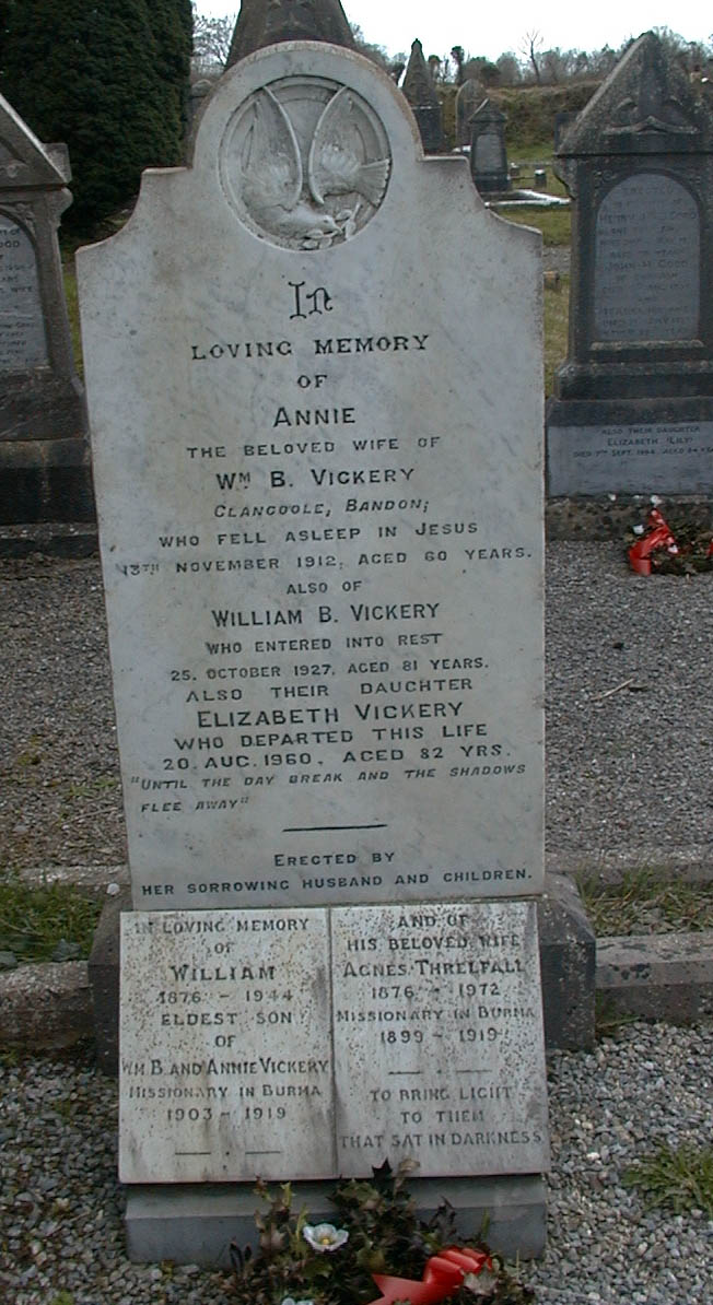 Vickery Grave Stone.jpg 149.4K